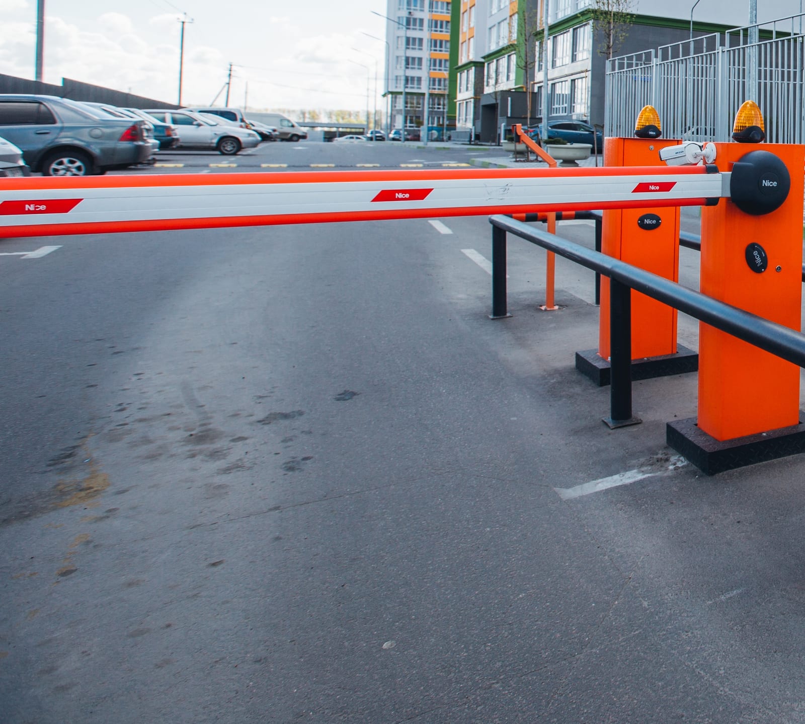 The raised barrier at a vehicle entrance to a SAVO district: the grounds are closed and controlled